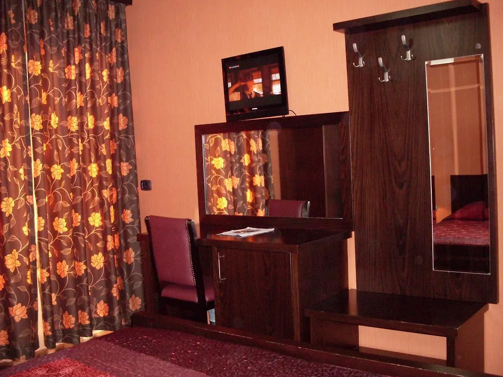 White Dream Hotel Tirana 4*,